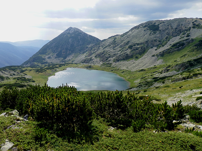 Křišťálová jezera v pohoří Rila jsou ledovcového původu