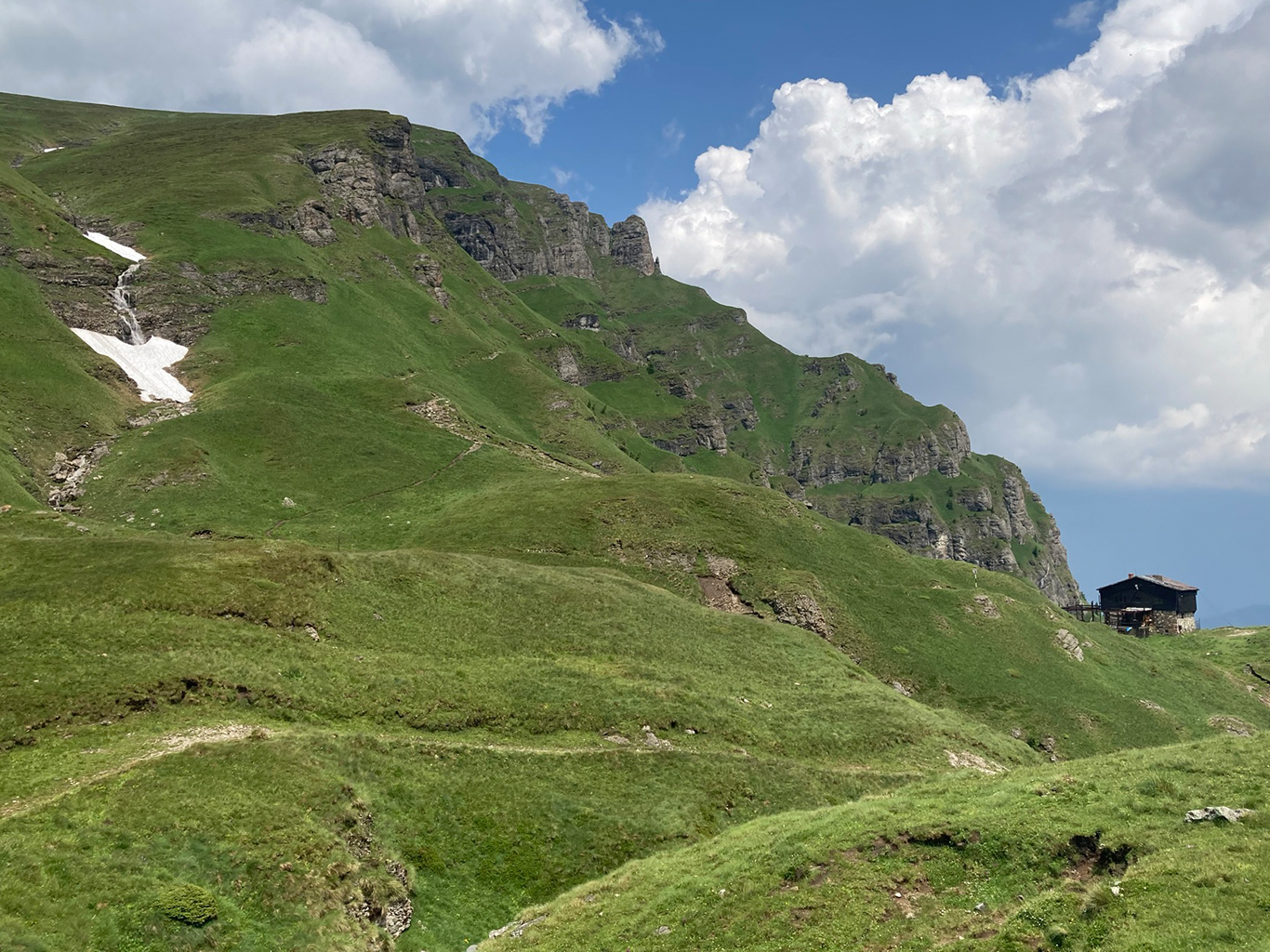 Nadmořská výška v pohoří Bucegi často převyšuje 2 000 m