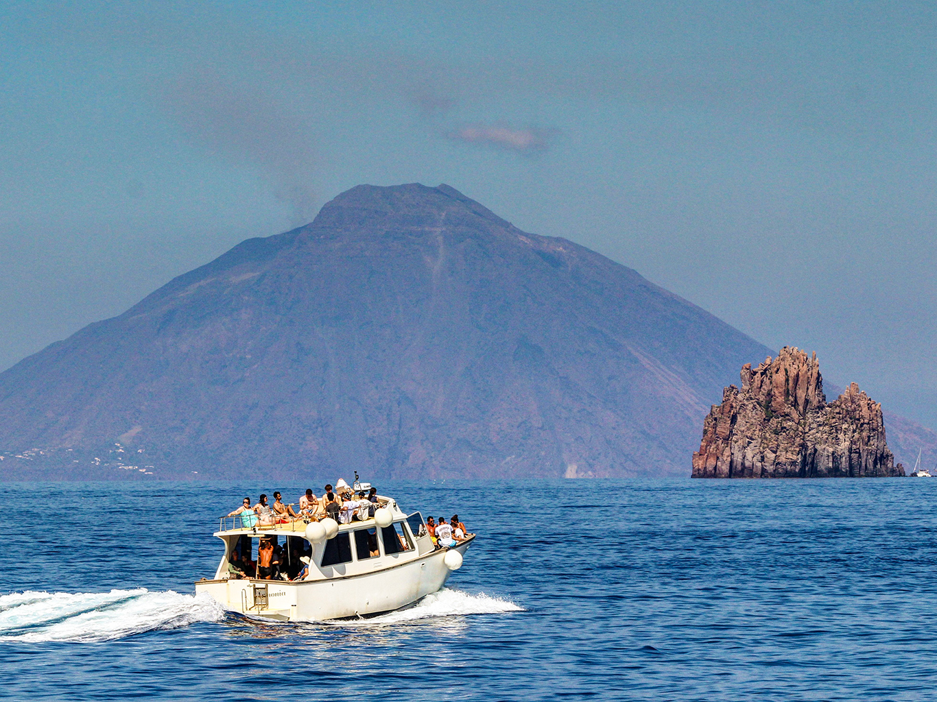 Pohodička při lodním výletu na ostrovy Panarea a Stromboli