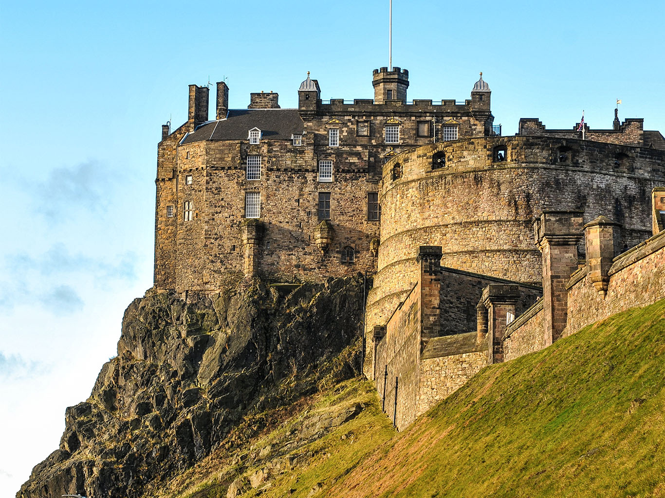 Edinburghský hrad je dominantou města