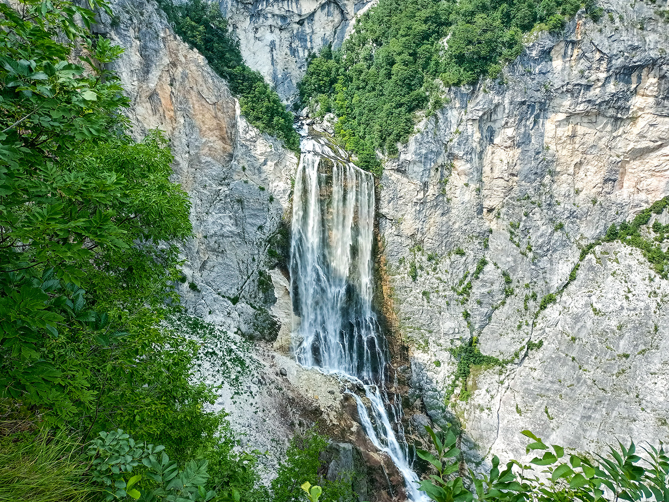 Vodopád Boka je 106 m vysoký