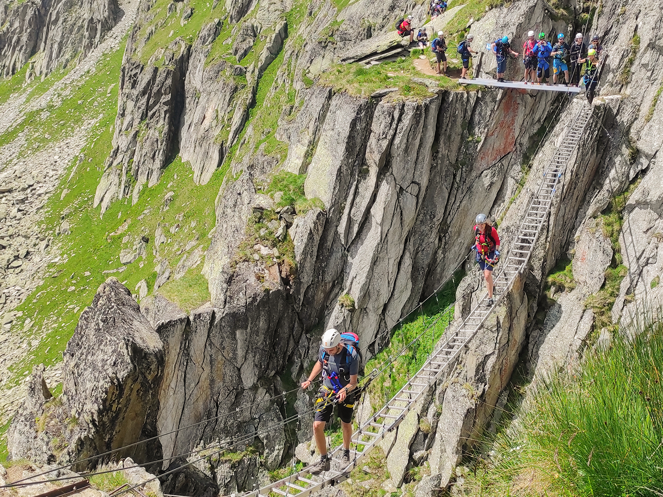 Ferrata Eggishorn klettersteig (B/C) zpestřená několika mostky