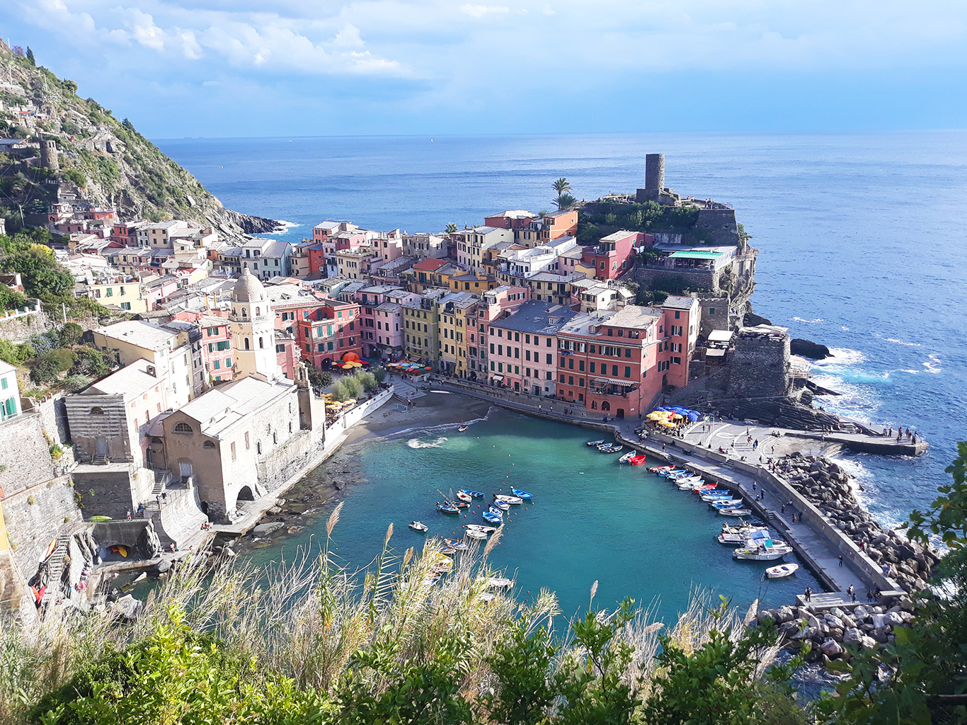 Cinque Terre tvoří pět malebných rybářských vesniček na pobřeží Ligurie