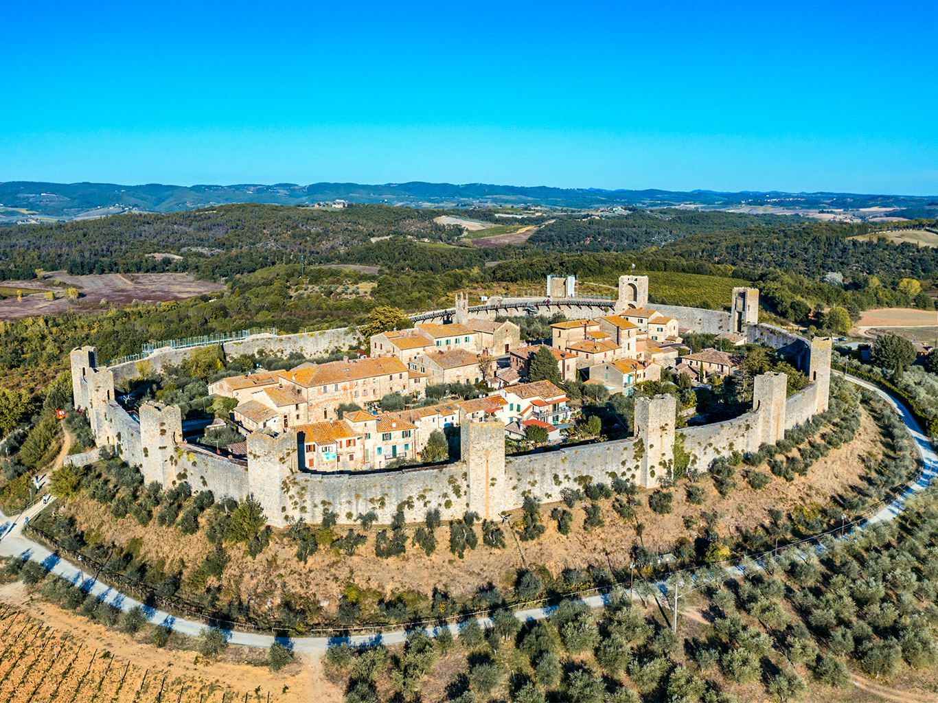 Monteriggioni bylo založeno v roce 1213 jako pevnost proti nepřátelům