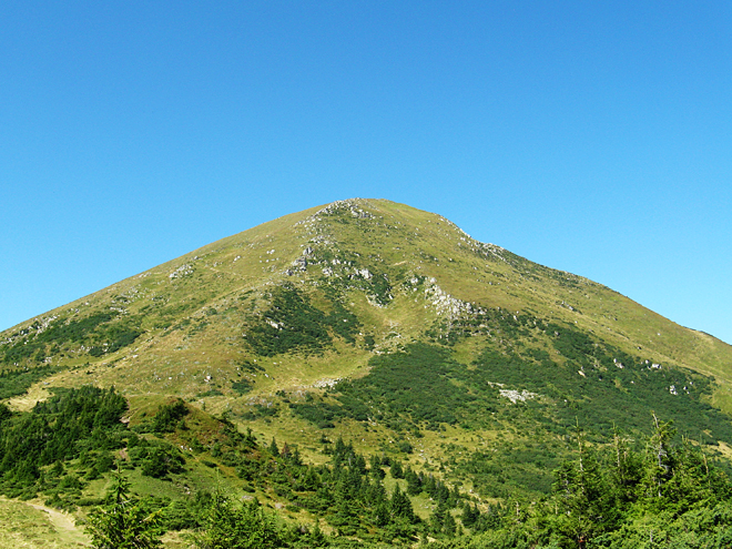 Vrchol hory Petros se nachází ve výšce 2 020 m n. m.