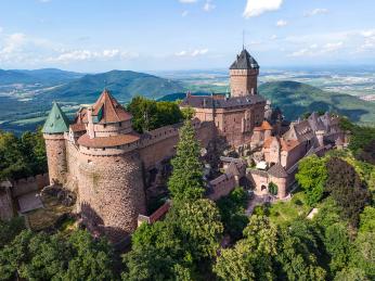 Pískovcový hrad Haut-Koenigsbourg je oblíbenou památkou ve Francii