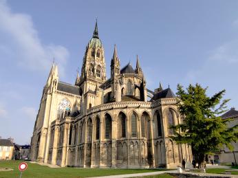 Katedrála Notre Dame v normandském městě Bayeux