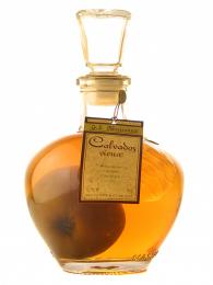 Normandská jablečná brandy calvados obsahuje 40 % alkoholu