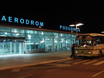 Vstupní hala mezinárodního letiště Podgorica 