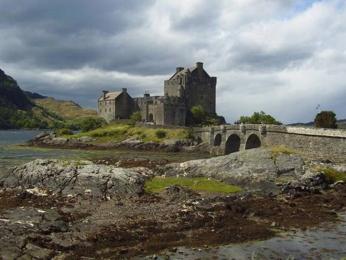 Eilean Donan, zřejmě nejfotogeničtější stavba celého zájezdu do Skotska