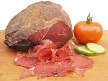 Vepřový pršut je produkt typický pro chorvatské pobřeží a&nbsp;Dalmácii