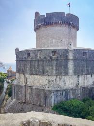 Pevnost Minčeta je součástí dubrovnických hradeb, které si můžete projít