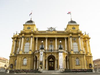 Chorvatské národní divadlo bylo vystavěno v neobarokním stylu