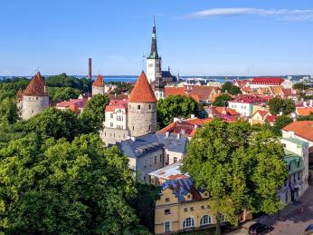 V hradním komplexu Toompea dnes sídlí estonský parlament a vláda