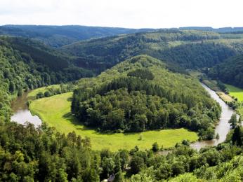 Oblast Ardeny, to jsou zalesněné vrchy a hluboká údolí