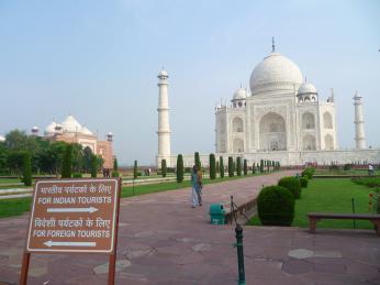 Vstupné k památkám se pro indické a zahraniční turisty výrazně liší