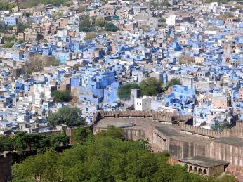 Pohled ze skal na modré město Džodpur