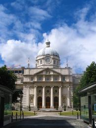 Government buildings (sídlo vlády) mohou navštívit i turisté