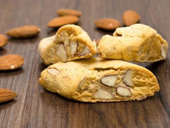Tradiční suché mandlové sušenky biscotti