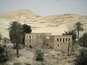 Beduínské domy ve Wádí Qelt
