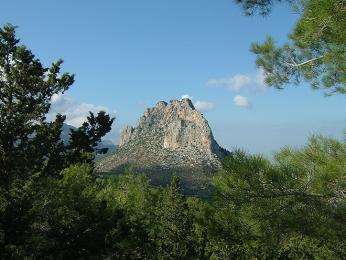 Pohoří Pentadaktylos se nachází na severní straně ostrova Kypr
