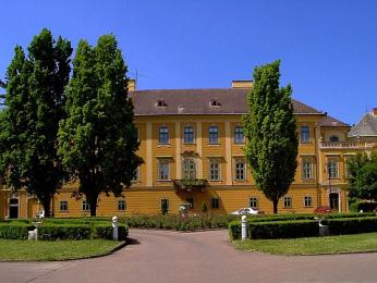 Arcibiskupský palác v Egeru