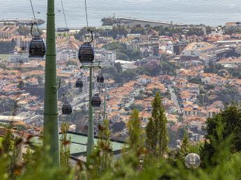 Pohled na Funchal od&nbsp;lanovky vedoucí na Monte