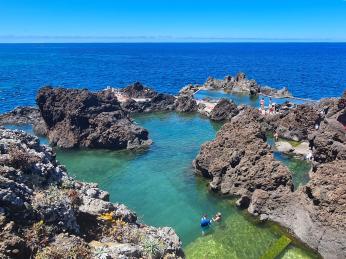 Lávové bazénky v Porto Moniz patří k&nbsp;nejznámějším místům Madeiry