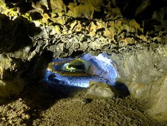Sopečná jeskyně u vesnice São Vicente přesahuje délku 700 m