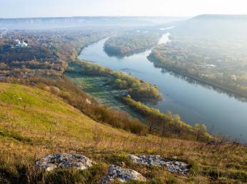 Řeka Dněstr vytváří v&nbsp;Moldavsku překrásné přírodní scenérie