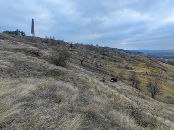 Kickanské návrší s&nbsp;monumentálním obeliskem