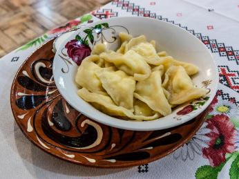Moldavské knedlíčky colțunași plněné bryndzou