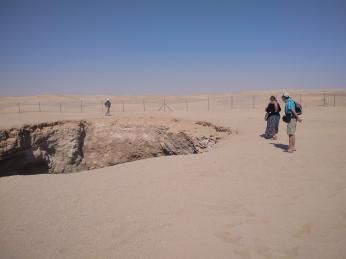 Meteorický kráter vyhloubený v poušti Rub al Chálí
