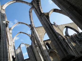 Ruiny Convento do Carmo připomínají ničivé zemětřesení roku 1755