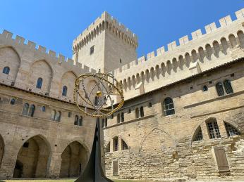 Papežský palác v Avignonu připomíná nedobytnou pevnost