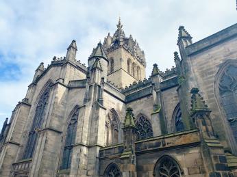  Edinburská katedrála, která je zasvěcena svatému Gilovi