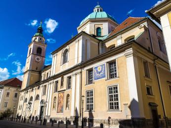 Katedrála sv. Mikuláše pochází z 18. století
