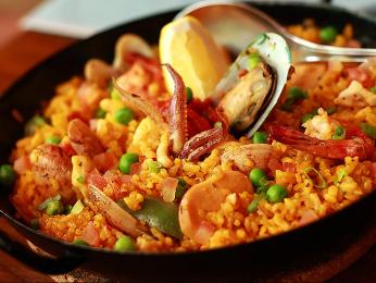 Valencijská paella s mořskými plody