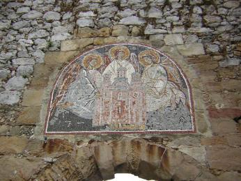 Freska nad vchodem do pevnosti kláštera Manasija