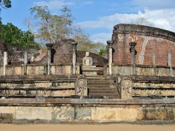 Pozůstatky chrámu v Anuradhapuře