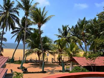Pláž v Negombu je pro mnohé prvním seznámením se Srí Lankou
