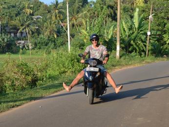 Pocit svobody si na Srí Lance užijte při jízdě na skútru