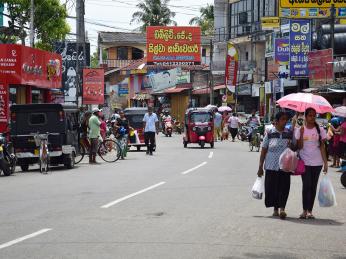 Ruch srílanského městečka Weligama