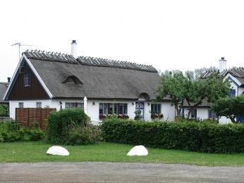 Stavení v tradičním jihošvédském stylu (Kåseberga, provincie Skåne)