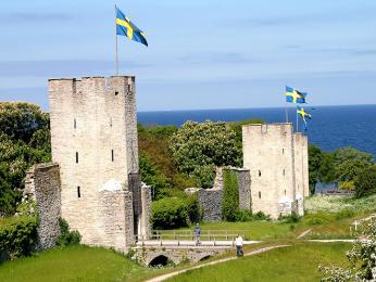 Kamenné městské hradby ve Visby