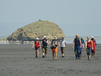 Na břehu jezera Lake Natron