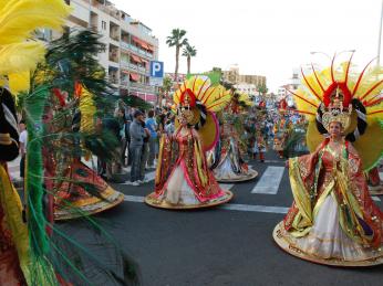 Karneval v Santa Cruz je druhý největší na světě