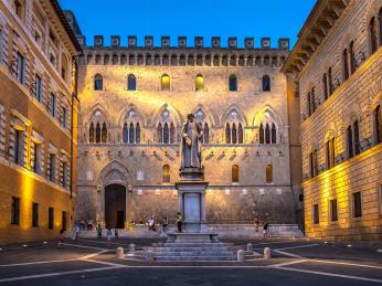 Palazzo Salimbeni je sídlem nejstarší banky Monte dei Paschi di Siena