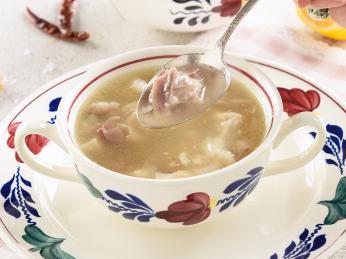 Paça çorbasi - polévka z ovčích částí těla a orgánů