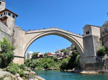 Stari most v&nbsp;Mostaru je občas využíván k&nbsp;adrenalinovým skokům